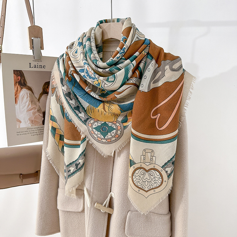 Lujo ligero y alto valor de la cara, estilo de arte, temperamento elegante femenino, 130 toallas cuadradas de barba, bufandas fotográficas de viaje de moda