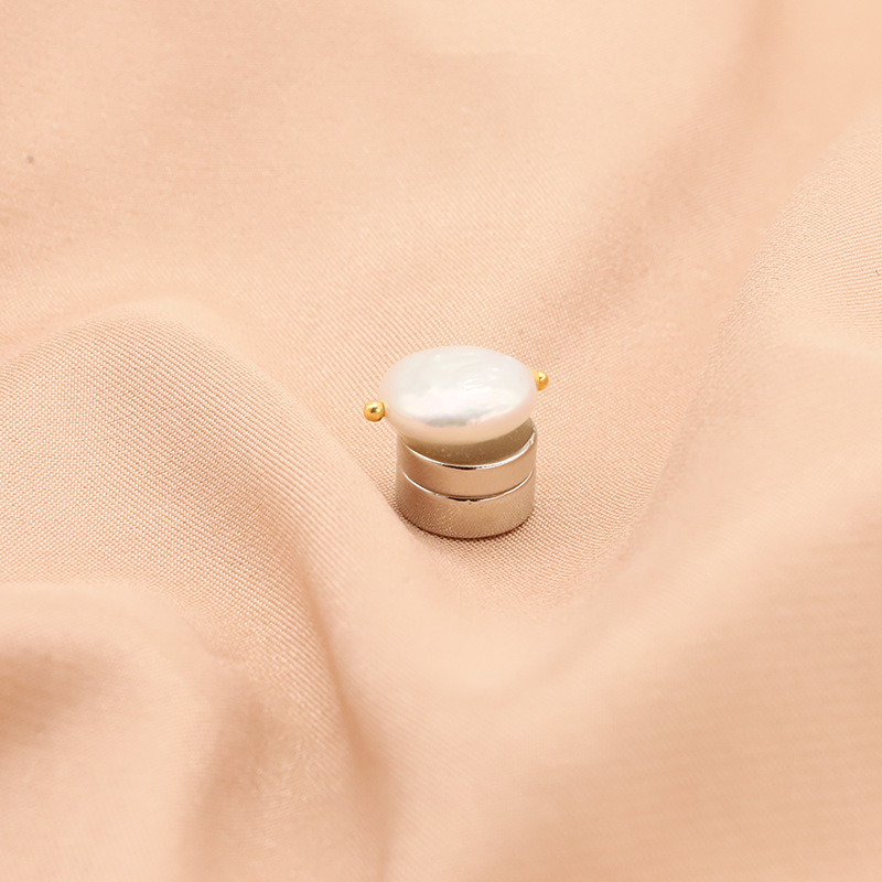 Broche imán blanco barroco