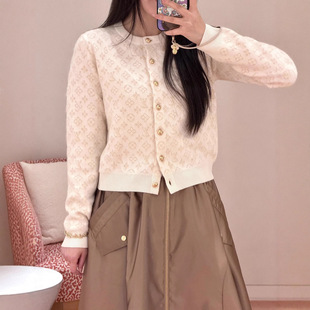 ����ֱ���F؛�lL�Ҹ߰汾25�����¿��ϻ���ĸ�Ứ�A�Iᘿ��_��Ů