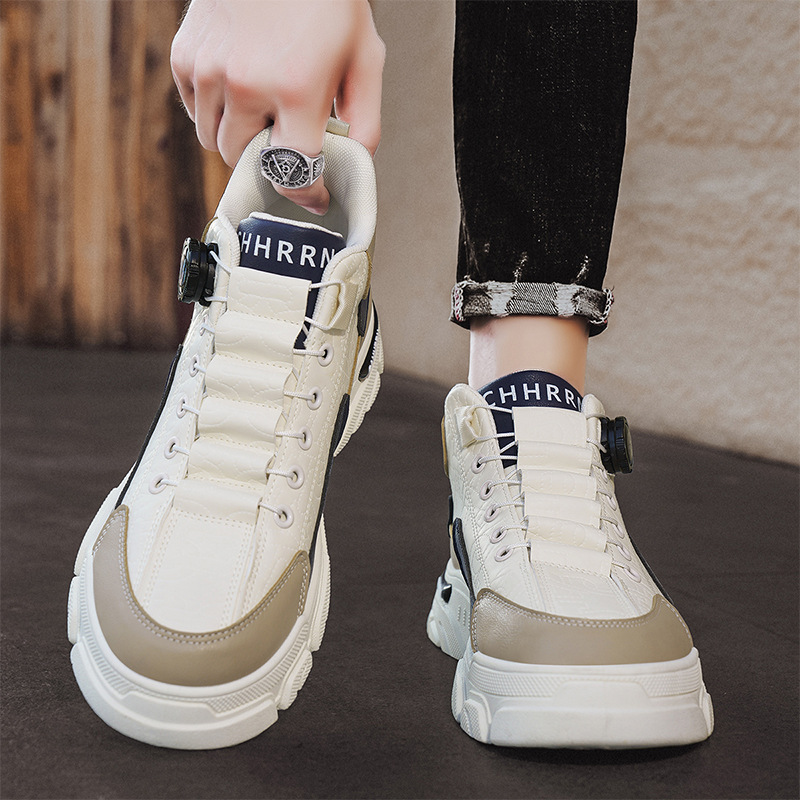 Botones rotativos de estilo retro de cuero de empalme sin correa botas Martin de otoño al aire libre a prueba de viento botas de hombre