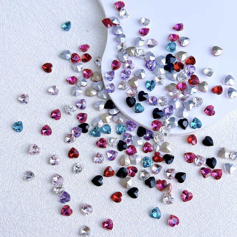 Internet celebrity love diamond nail jewelry Super flash crystal glass pointed bottom diamond three-dimensional nail magic color peach heart diamond accessories Internet celebrity love diamond nail jewelry Super flash crystal glass pointed bottom diamond three-dimensional nail magic color peach heart diamond accessories