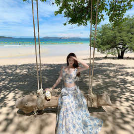 2026新款海边沙滩碎花吊带上衣+松紧腰垂直感十足半身裙两件套装