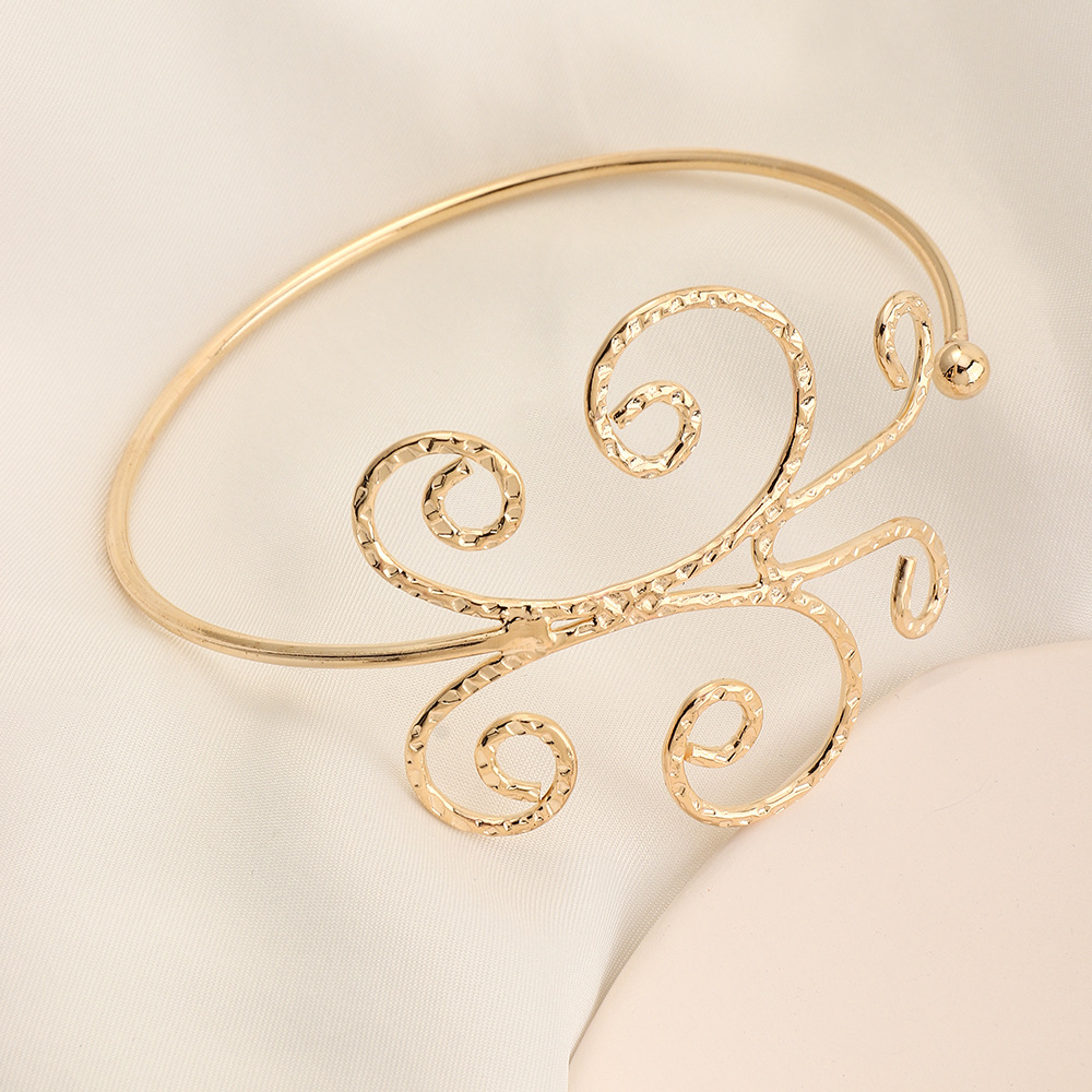24g Weight Alloy Pendant Material No Inlaid Inlay Material arm bracelet Classification Alloy Chain Material Anniversary, Business, Travel Occasion Alloy Material Geometric Pattern All Seasons Season Women'S Gender Fashion Style Fashion Hollow Geometric Pattern Butterfly Leaf Alloy Bracelet 18