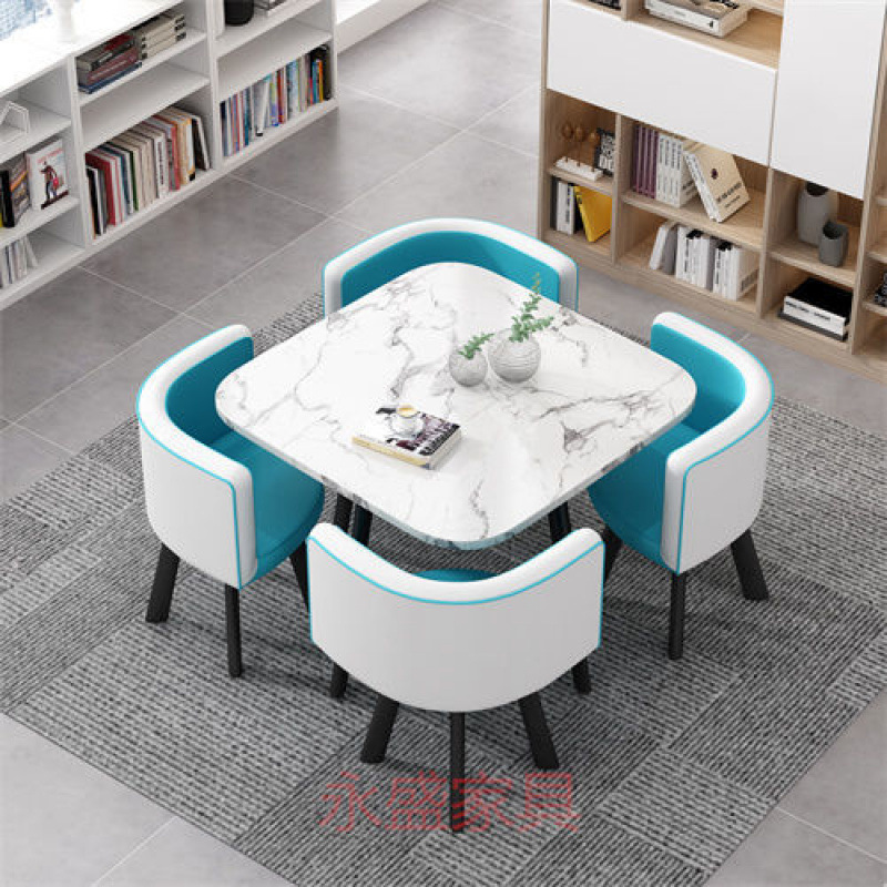 하늘색 내부의 정사각형 모조 대리석