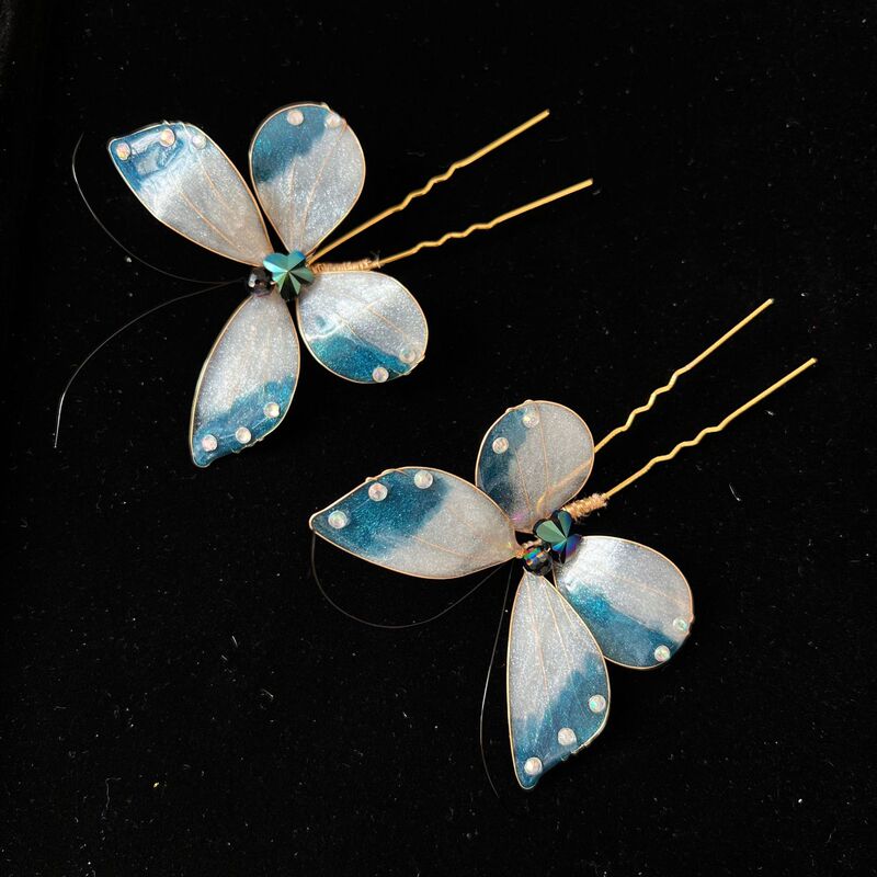 Super fairy-like pink and blue butterfly hair clip with an ancient style vibe, suitable for side fringe, bangs, or updos, as an accessory for Hanfu Super fairy-like pink and blue butterfly hair clip with an ancient style vibe, suitable for side fringe, bangs, or updos, as an accessory for Hanfu
