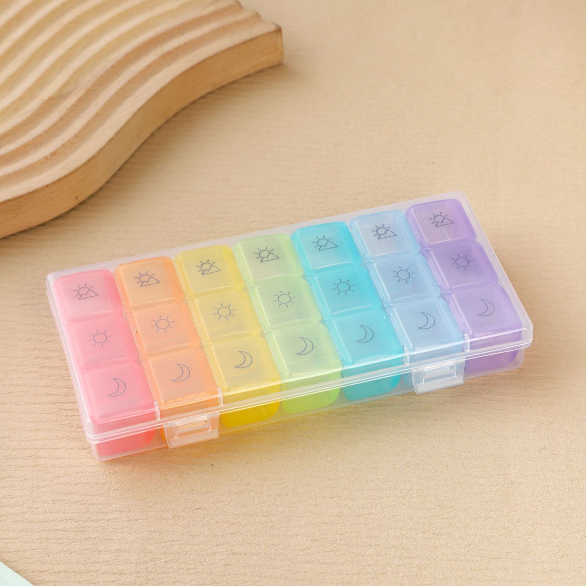 Seven days a week pill box 21 grid 28 grid PP plastic medicine small parts compartment detachable travel portable pill box