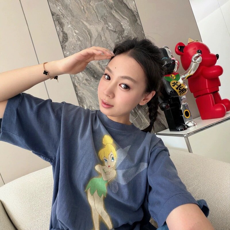 Jennie-Style Vintage Elf Print Short-Sleeve T-Shirt for Women, Summer 2026 New Trendy Niche Design Top Jennie-Style Vintage Elf Print Short-Sleeve T-Shirt for Women, Summer 2026 New Trendy Niche Design Top