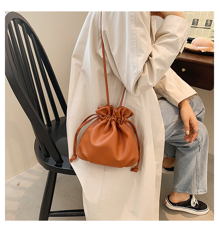 Western Style Mini Bag 2021 New Summer Little Fresh Lucky Bag Bucket Bag Cute Pleated All-match Shoulder Messenger Bag display picture 1