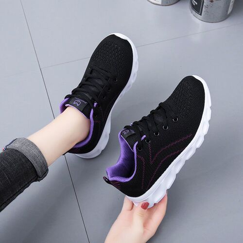 Dropshipping new women's sports and casual shoes, soft soles, all black, work shoes, mother's shoes, lightweight kitchen shoes, cross-border