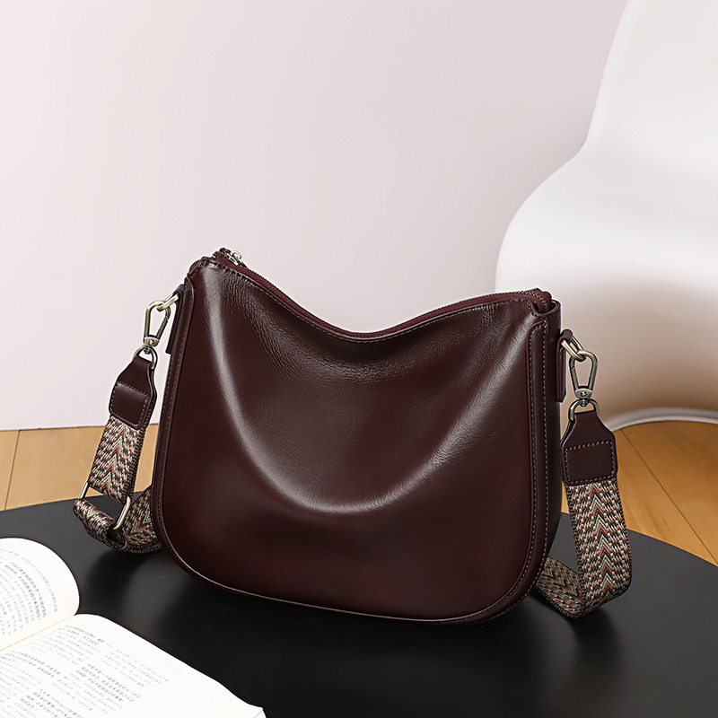 Women's 2026 New Arrival Crossbody Saddle Bag Genuine Leather Versatile Large Capacity Underarm Bag - Thumbnail 2