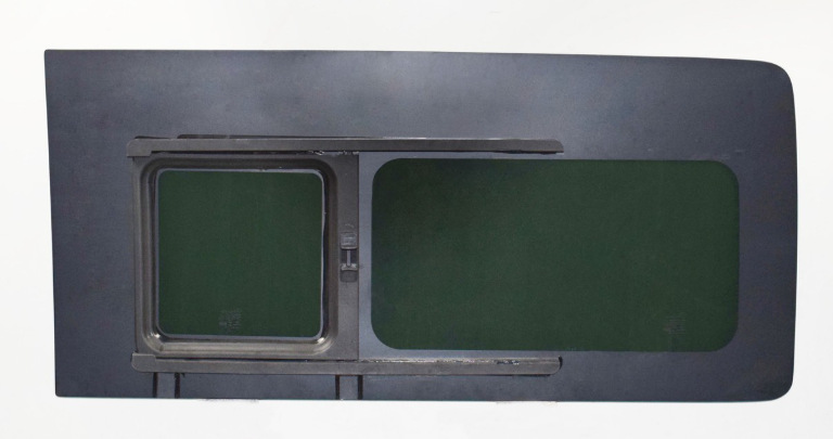 Car front windshield suitable for Toyota Hiace RH300/TOYOTA HIACE, part number 5611126341