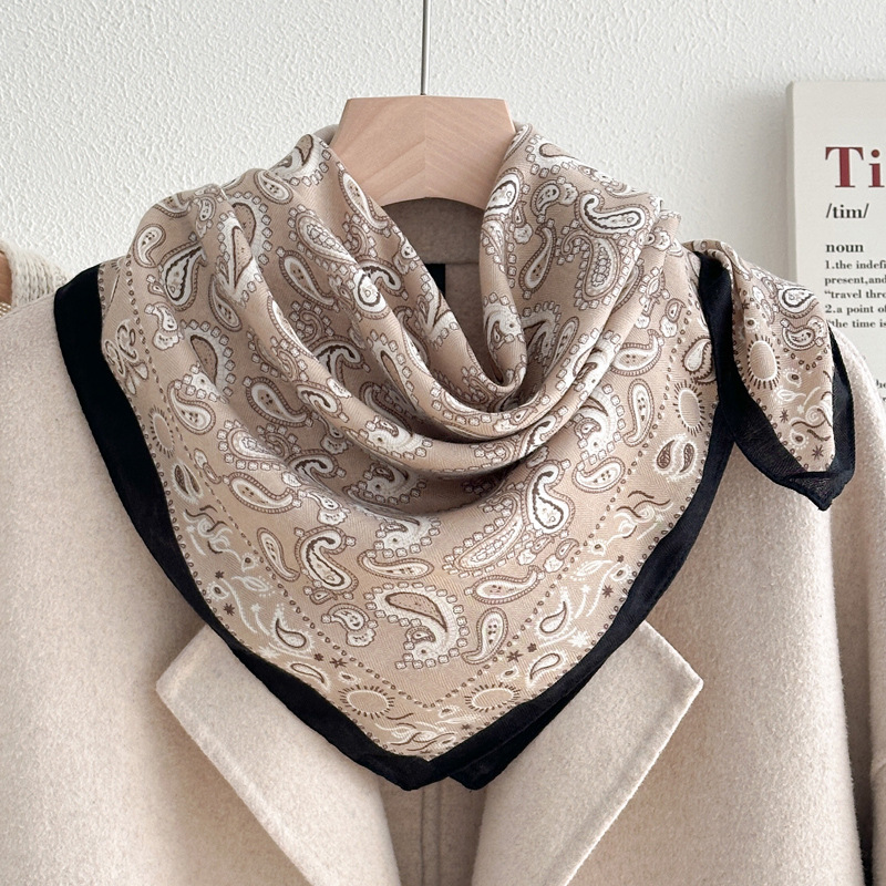 올드머니 스타일 캐슈 플라워 - 카멜 블랙