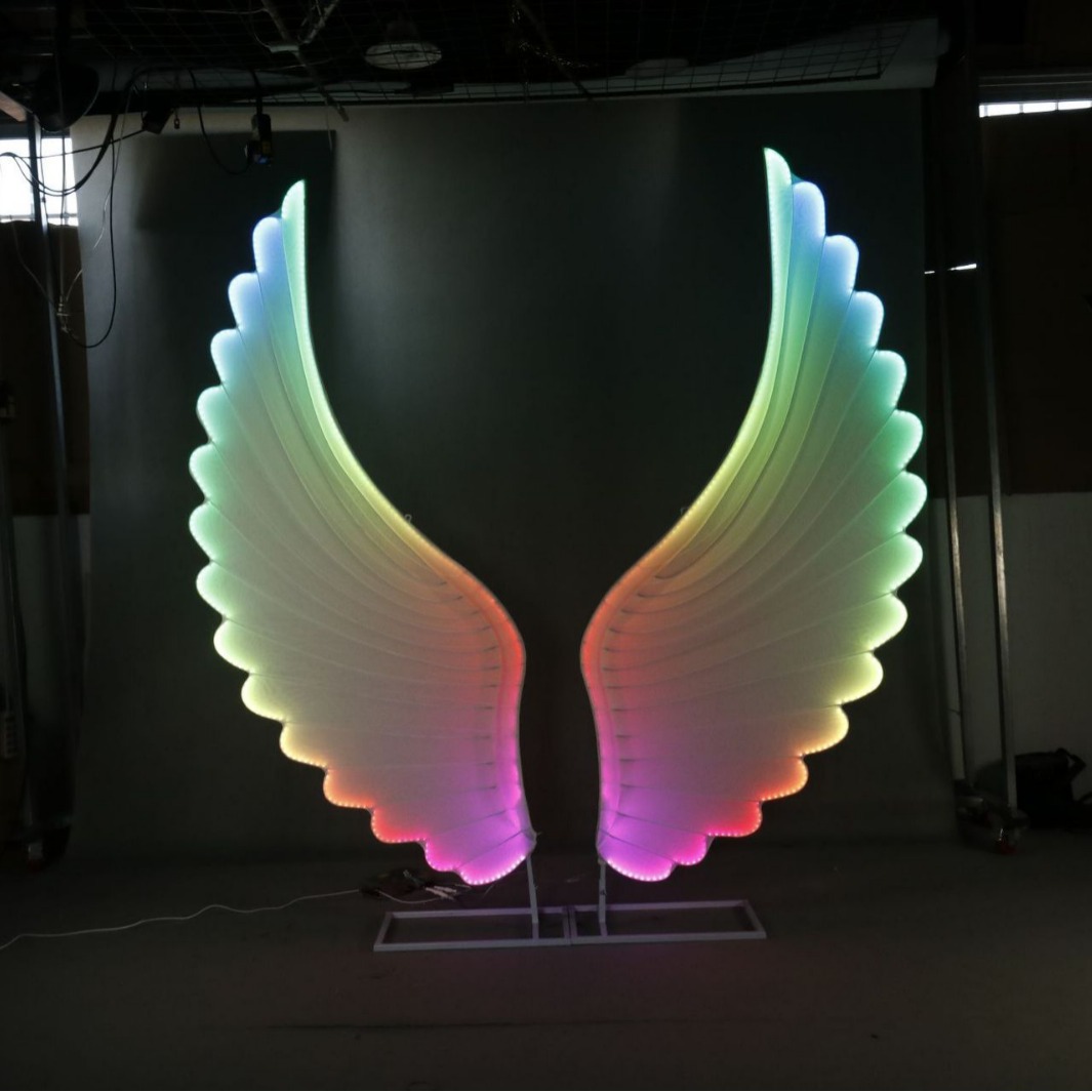 Shangmeili boda props de diseño ángel alas de fondo sala de bodas iluminado camino guía alas modelado arco