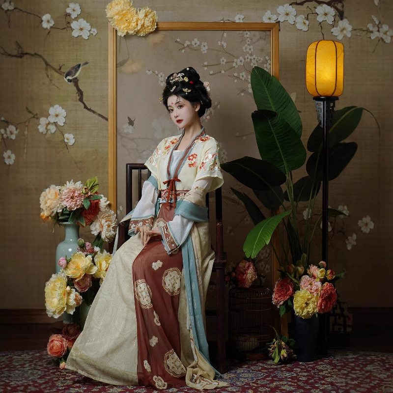 Female Adult Hanfu Tang-made Son Restoration Waist-length Eight-ripped Skirt National Style Hanfu Travel Photo Card Hanfu Daily