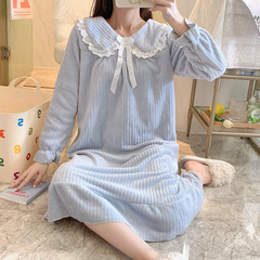 サンゴのベルベットのパジャマの女性秋冬の人形の襟の王女風のワンピースのゆったりした大きいサイズの妊婦のフランネルのパジャマ