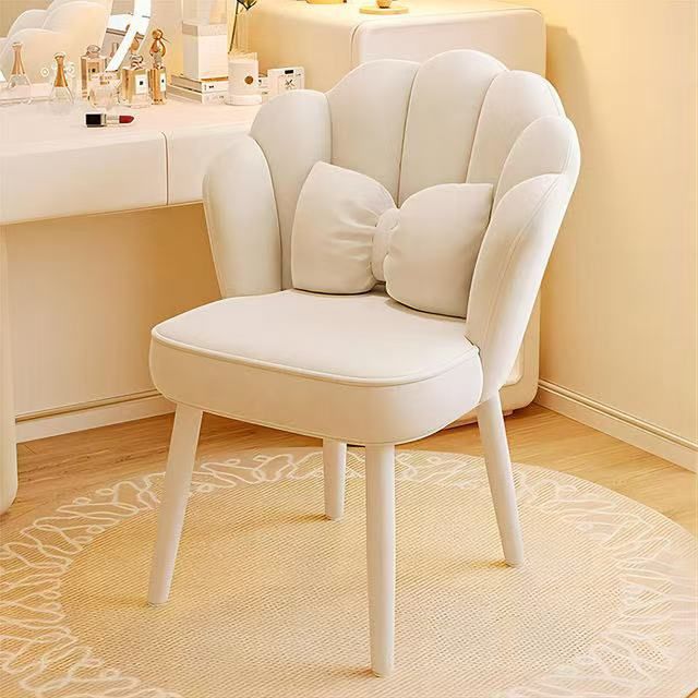 Light Luxury Dressing Table for Home Use in the Bedroom, Petal-Shaped, for Girls, Internet Celebrity Style, Manicure Chair