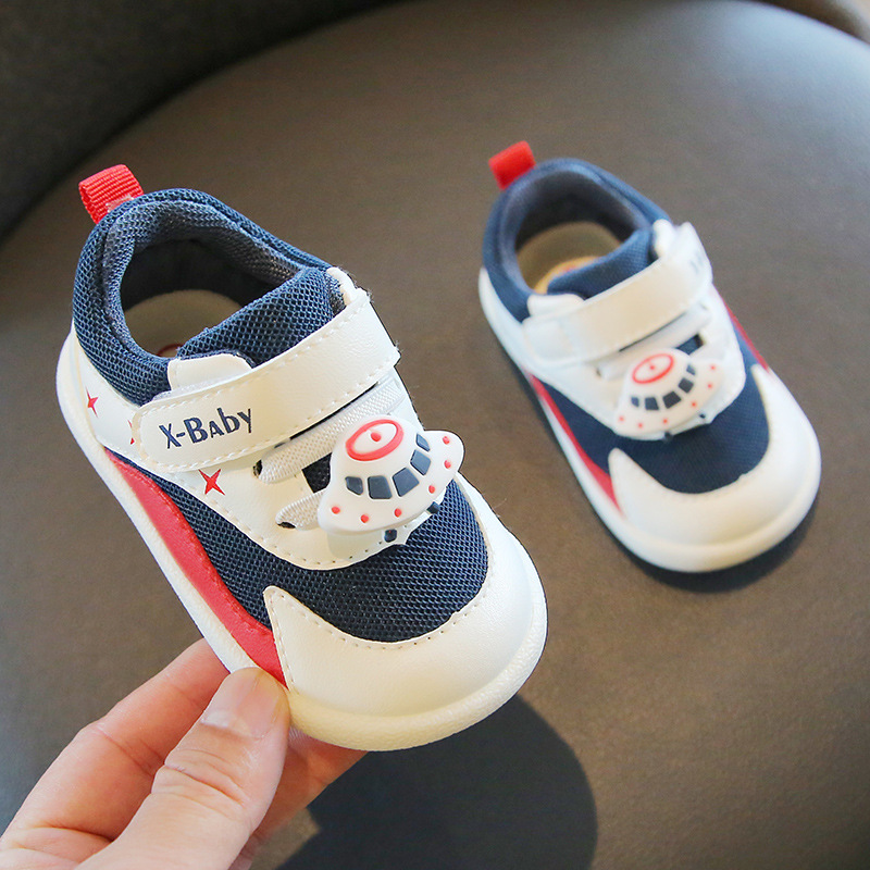 Zapatos de bebé de primavera Zapatos de malla transpirable para niños Zapatos de niño de dibujos animados para niños 0-3 años de edad zapatos de velcro de fondo suave para niños