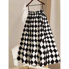 E 98297 Black White Argyle Midi Skirt 黑白菱格半身裙