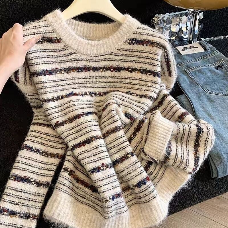 Red striped round-neck pullover sweater for women, featuring a relaxed and stylish design, thickened for warmth, and perfect as an inner layer for the 2026 autumn/winter season Red striped round-neck pullover sweater for women, featuring a relaxed and stylish design, thickened for warmth, and perfect as an inner layer for the 2026 autumn/winter season