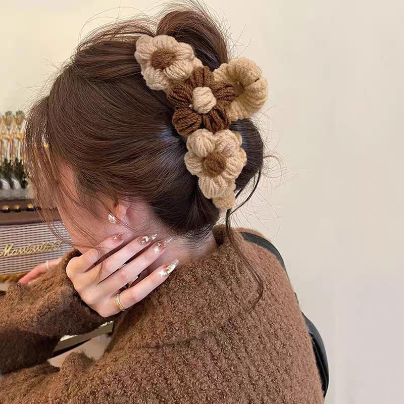 14#Light brown plush braided three-flower hair catch