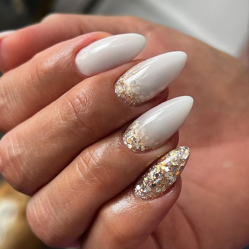 Round head almond armour European and American ins style sweet girl pure desire flash sequins fake nails fashion all-match champagne nail pieces
