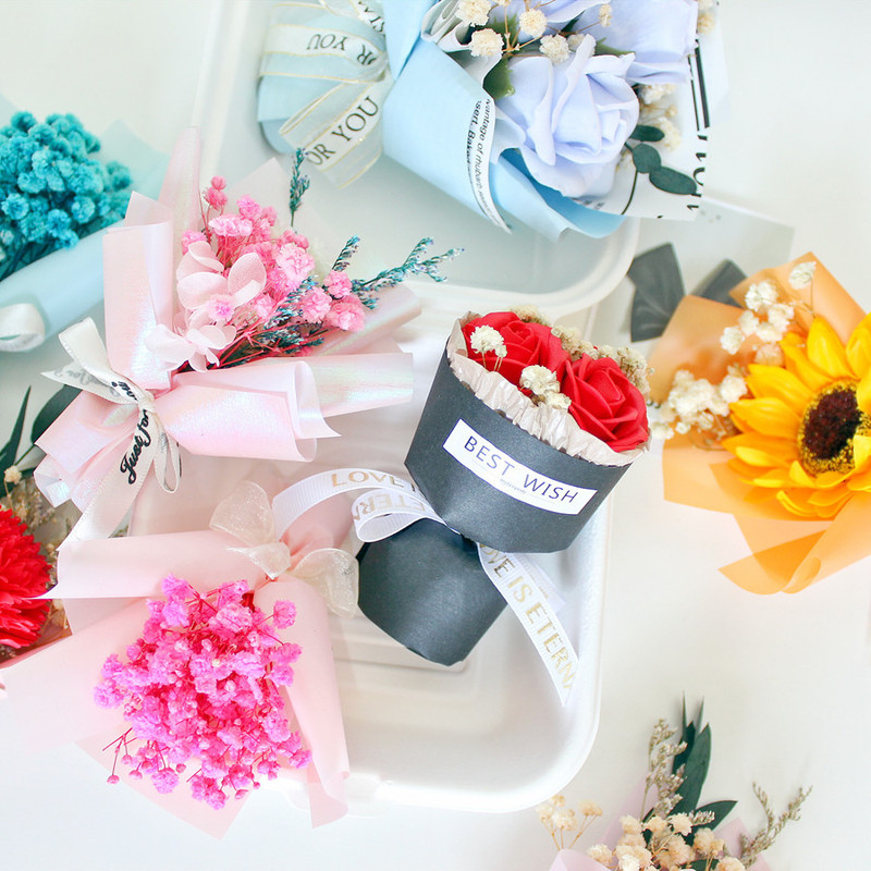 520 Valentine's Day Gift Decoration Car Air Outlet Mini Dried Flower Bouquet Soap Rose Gift