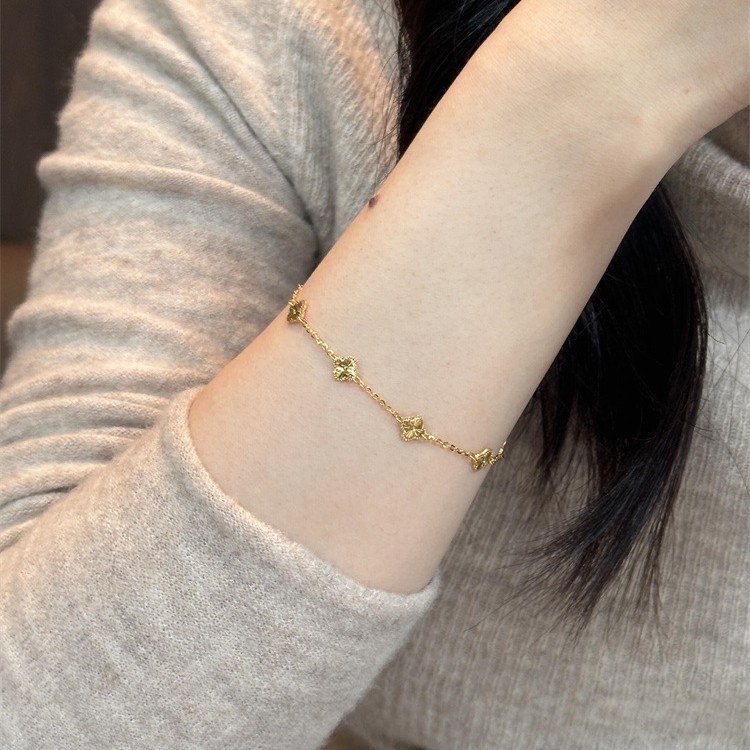 新しい中国風レーザーラッキー四つ葉のクローバーブレスレット女性のための絶妙なハイエンドブレスレットニッチデザインハンドジュエリー|undefined
