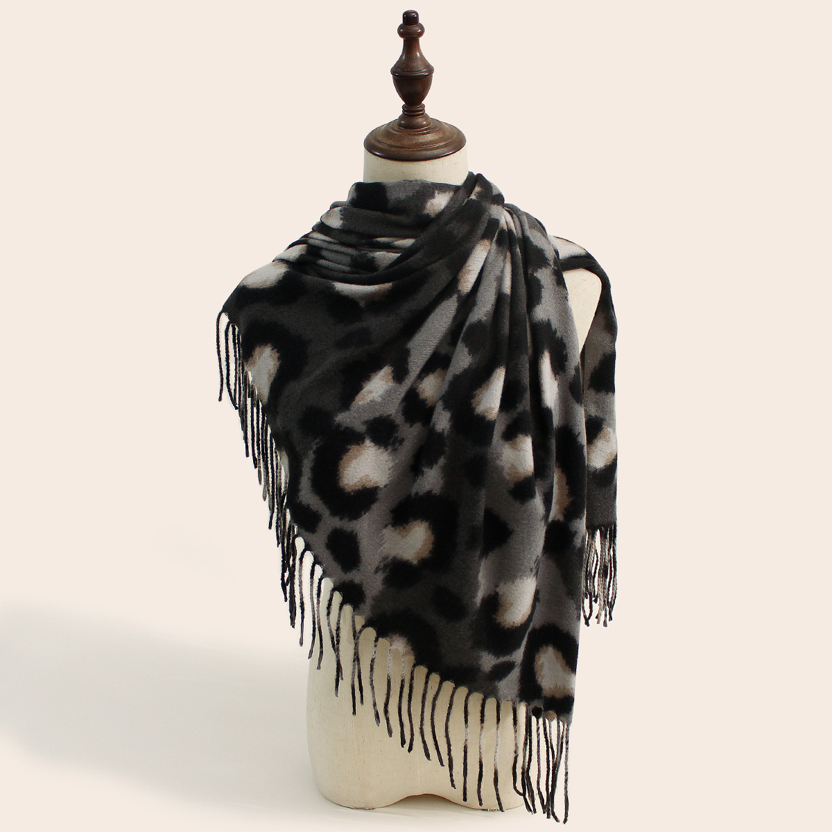 New Leopard Print Scarf For Autumn And Winter Women's European And American Warm And Versatile Scarf Comfortable And Fashionable Cashmere Shawl_voghion.com
