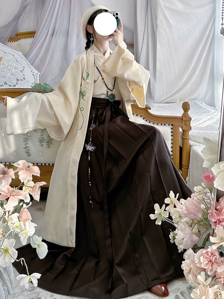 Genuine Hanfu, warm pleated skirt