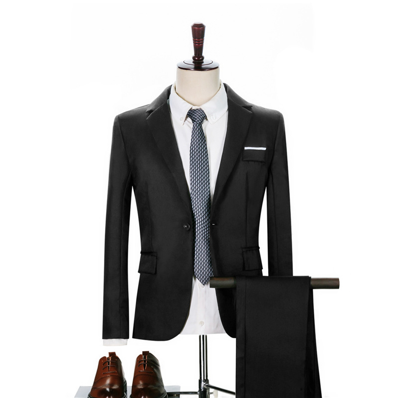 Traje de cuello plano negro