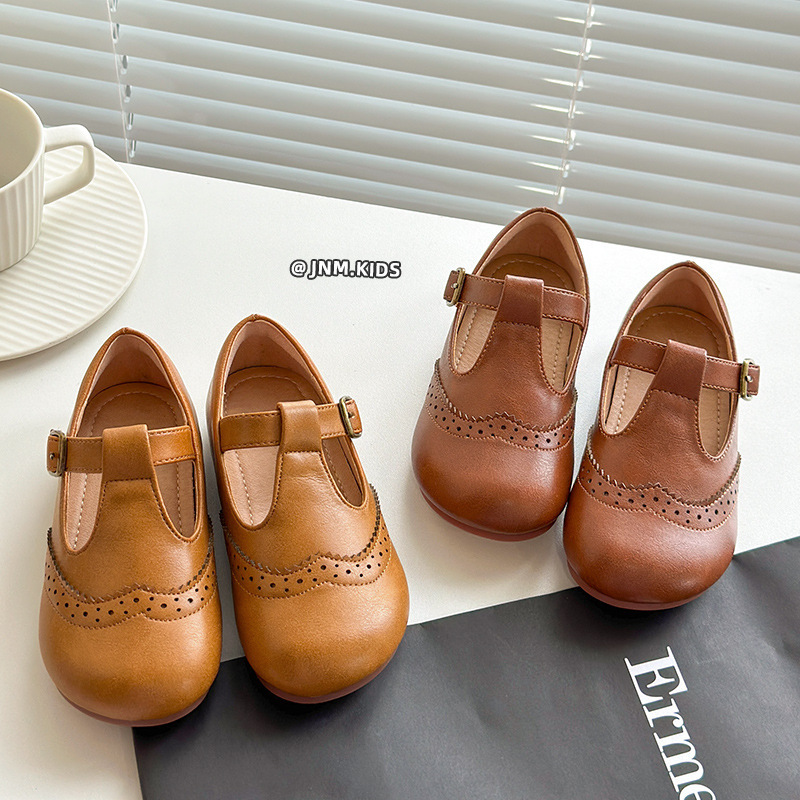 Korean Style Kidsren's Leather Shoes Soft Sole T-shaped Girls Retro Flats Spring & Fall New Carved Cut Out Baby Girl Princess Shoes