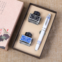 �̄վ����Y�н���䓹P īˮ���b�ɶ�LOGO �͹żtľ����P�Y�����l