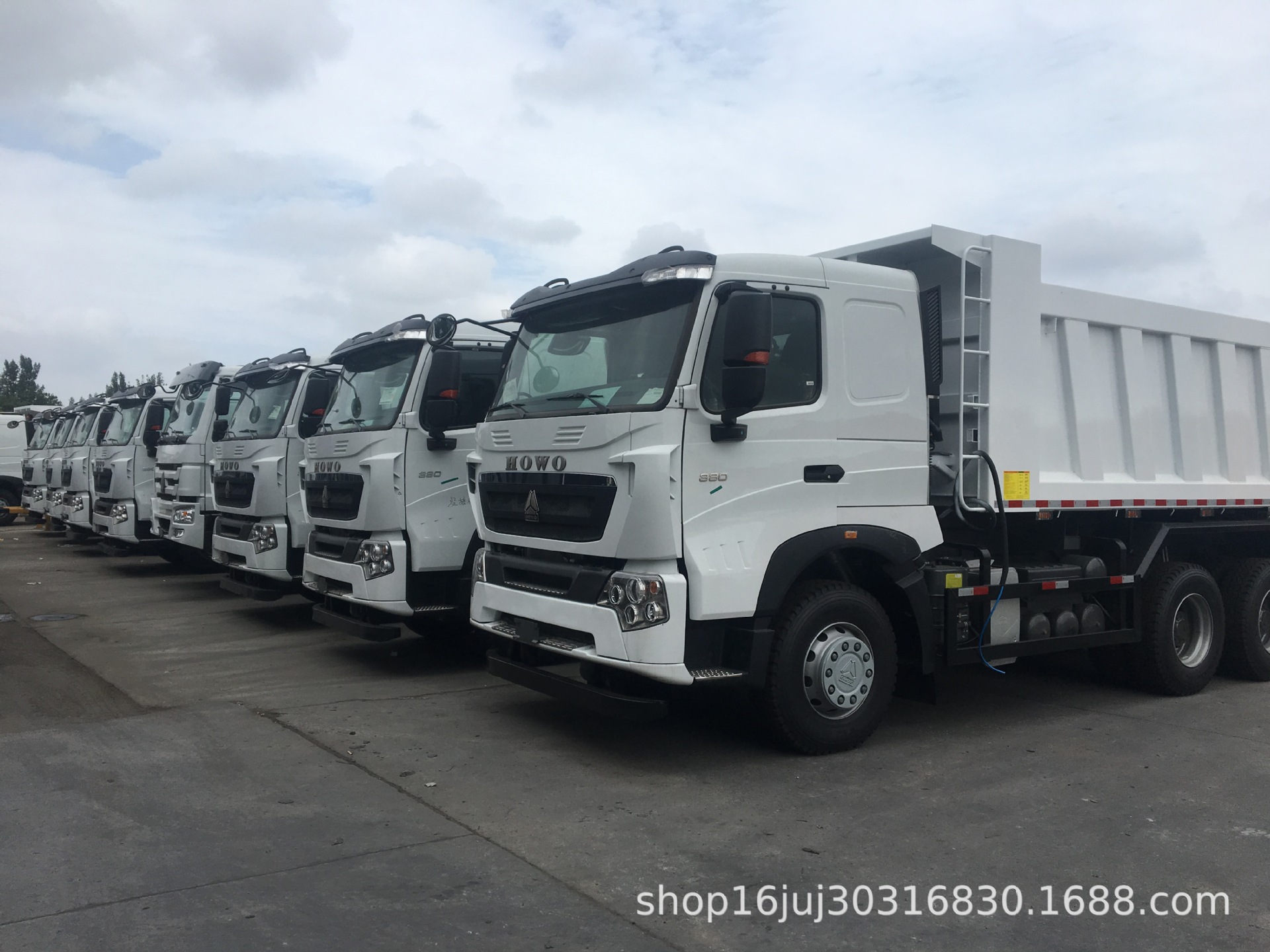 25吨中国重汽豪沃A7自卸车出口含税价带票价多少18953179828