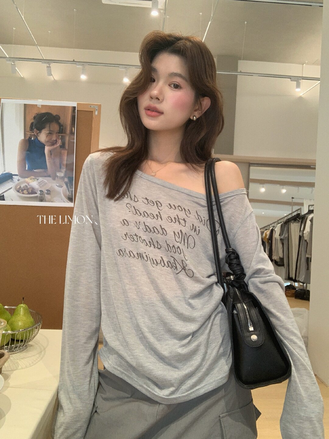 Áo thun nữ tay dài cổ tròn in chữ, phong cách Hàn Quốc, chất liệu cotton thoáng mát — màu đen, màu trắng, màu xám, màu vàng chi tiết 6