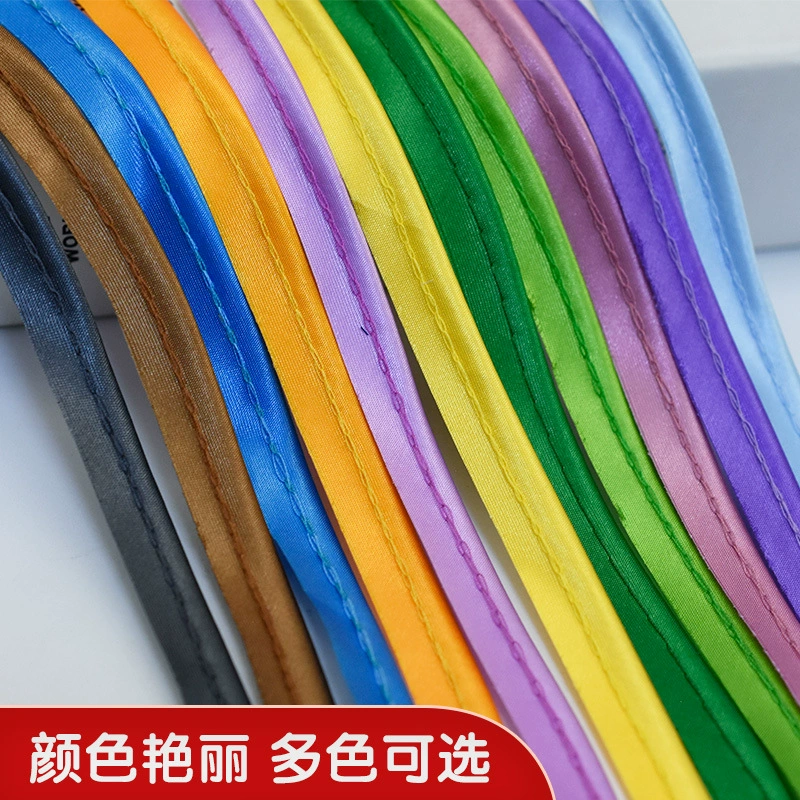 1 см цветная светоотражающая лента, канат, школьная форма, сантехническая одежда, светящиеся полоски, инкрустации и аксессуары в наличии.