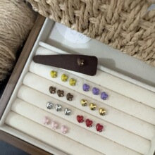 ���Ĳ�ɫ�Ͻ��Ʒ�W�t�����������С̖�����ٴ���Ů�����İl�A