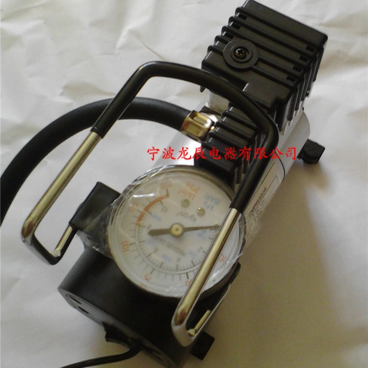 车载点烟式充气泵 12快速便捷轮胎充气泵 汽车轮胎维护养护工具泵