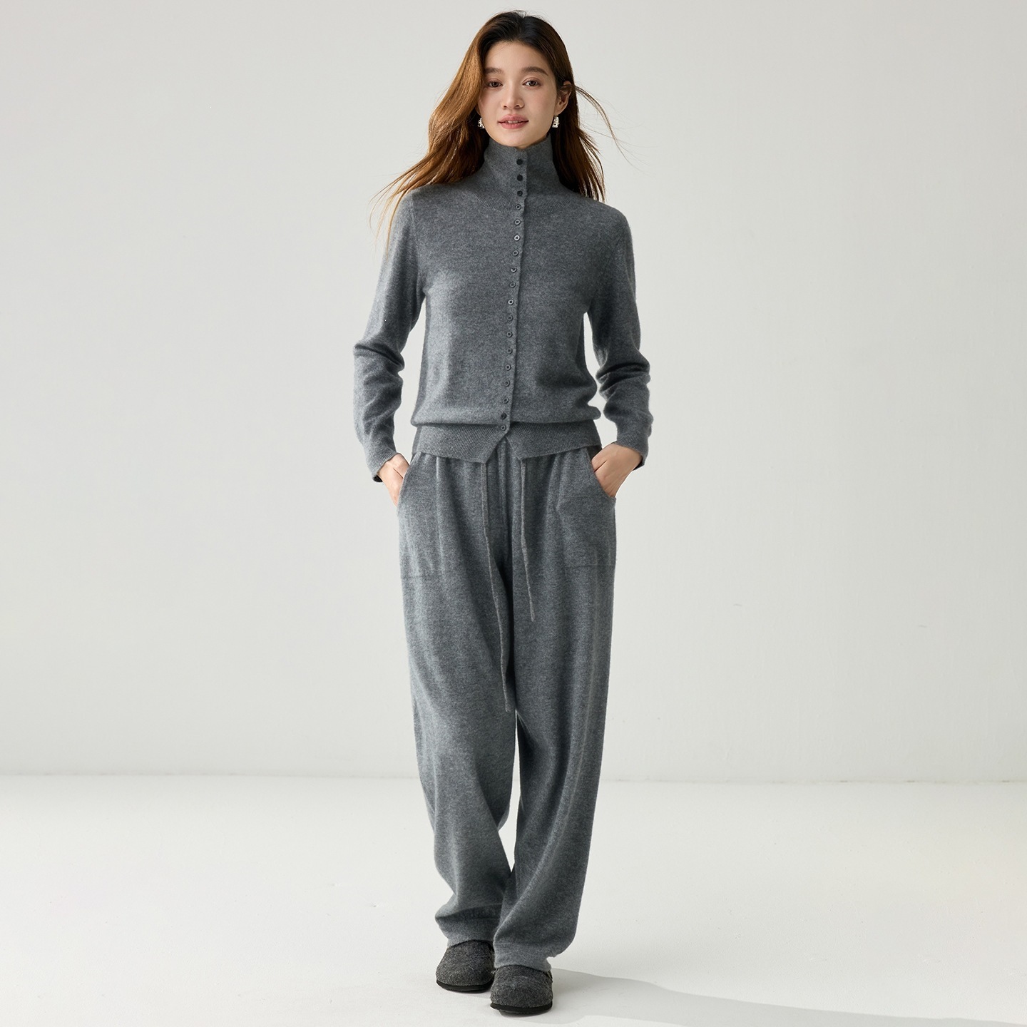 New autumn/winter style soft and skin-friendly cashmere knit sweater, wide-leg pants, loose, casual, slimming, women's base layer balloon pants
