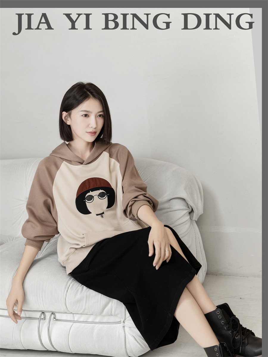 (2개) 레저 여성 의류 소스 디자인 도매 긴 후드 패치 자수 포켓 긴 소매 스웨터 헤어 세대