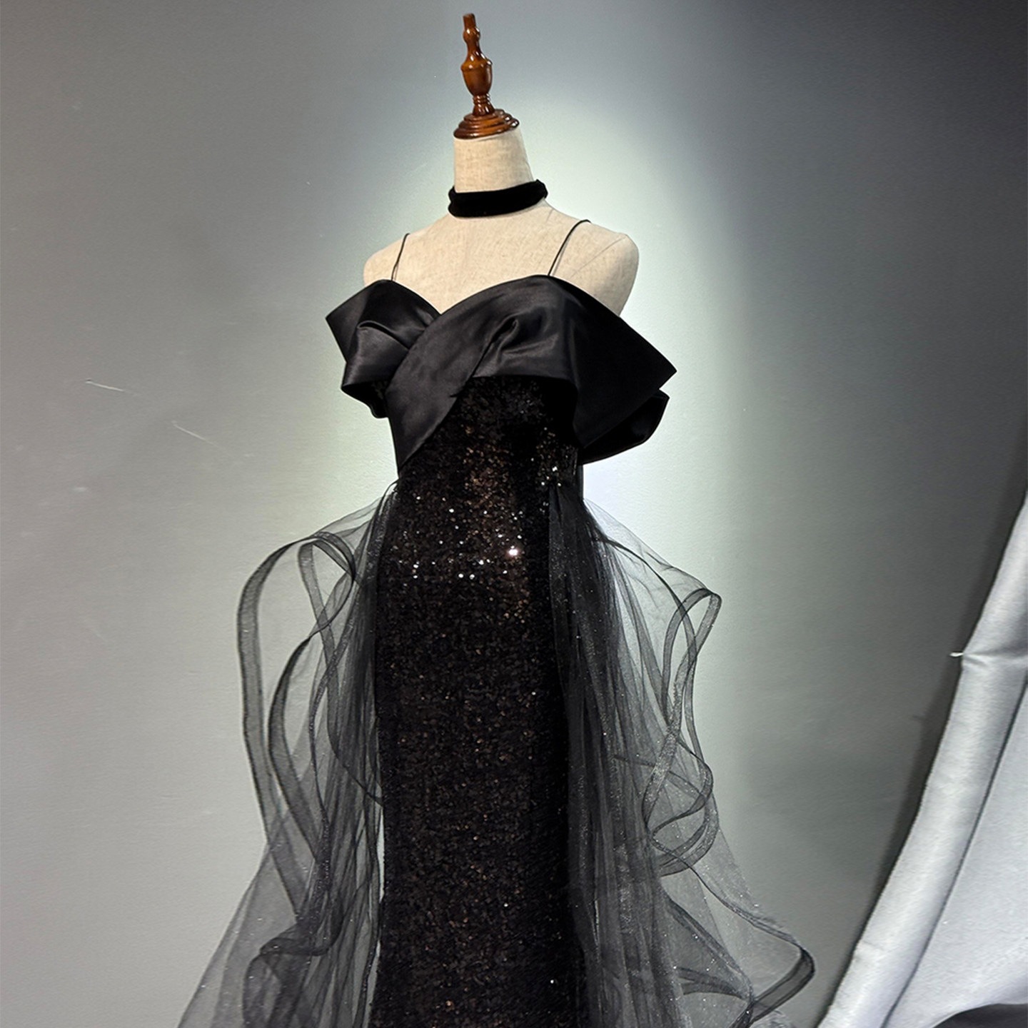 Black Sequined Halter Evening Gown Niche Fishtail Skirt For Women New Style Understated Luxury For Emcees Coming Of Age Ceremonies Annual_ecoleips.com