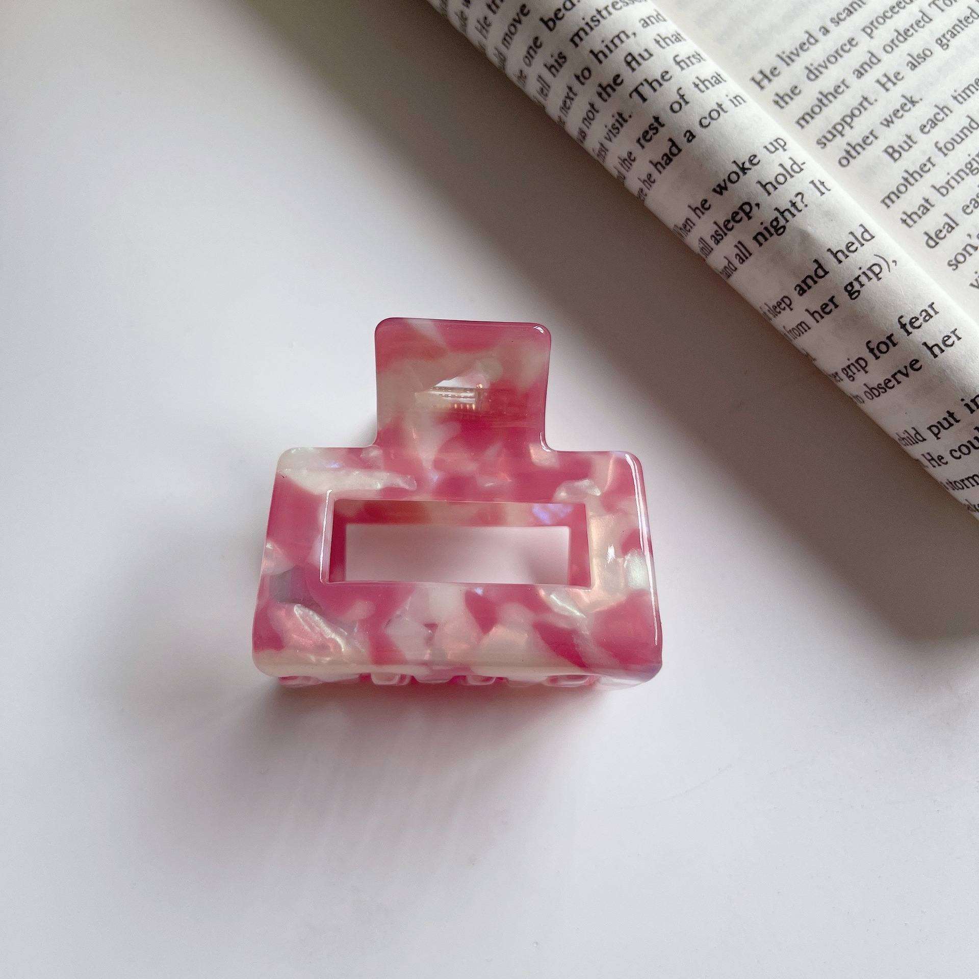 Solid Color Pattern Women'S Gender Vintage Style Women'S Solid Color Cellulose Acetate Sheet Hair Claws