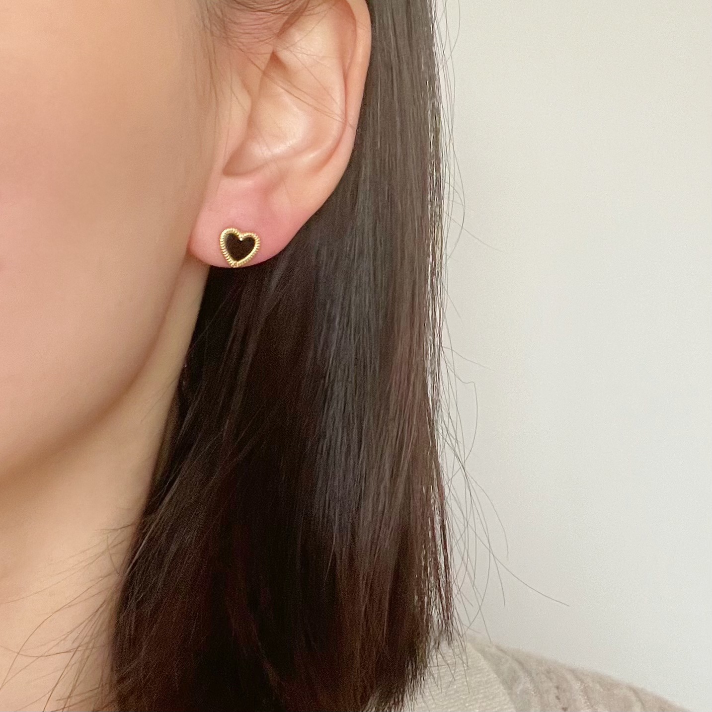4g Weight 925 Sterling Silver Ear Needle Material Agate, Shell Inlay Material Ear Studs Classification 1 Pair Quantity Holiday, Daily Occasion 925 Sterling Silver Material Heart Shape Pattern Women's Gender Inlay Design Sweet, Simple Style Style 1 Pair 925 Sterling Silver Agate Shell Heart Shape Ear Studs 4