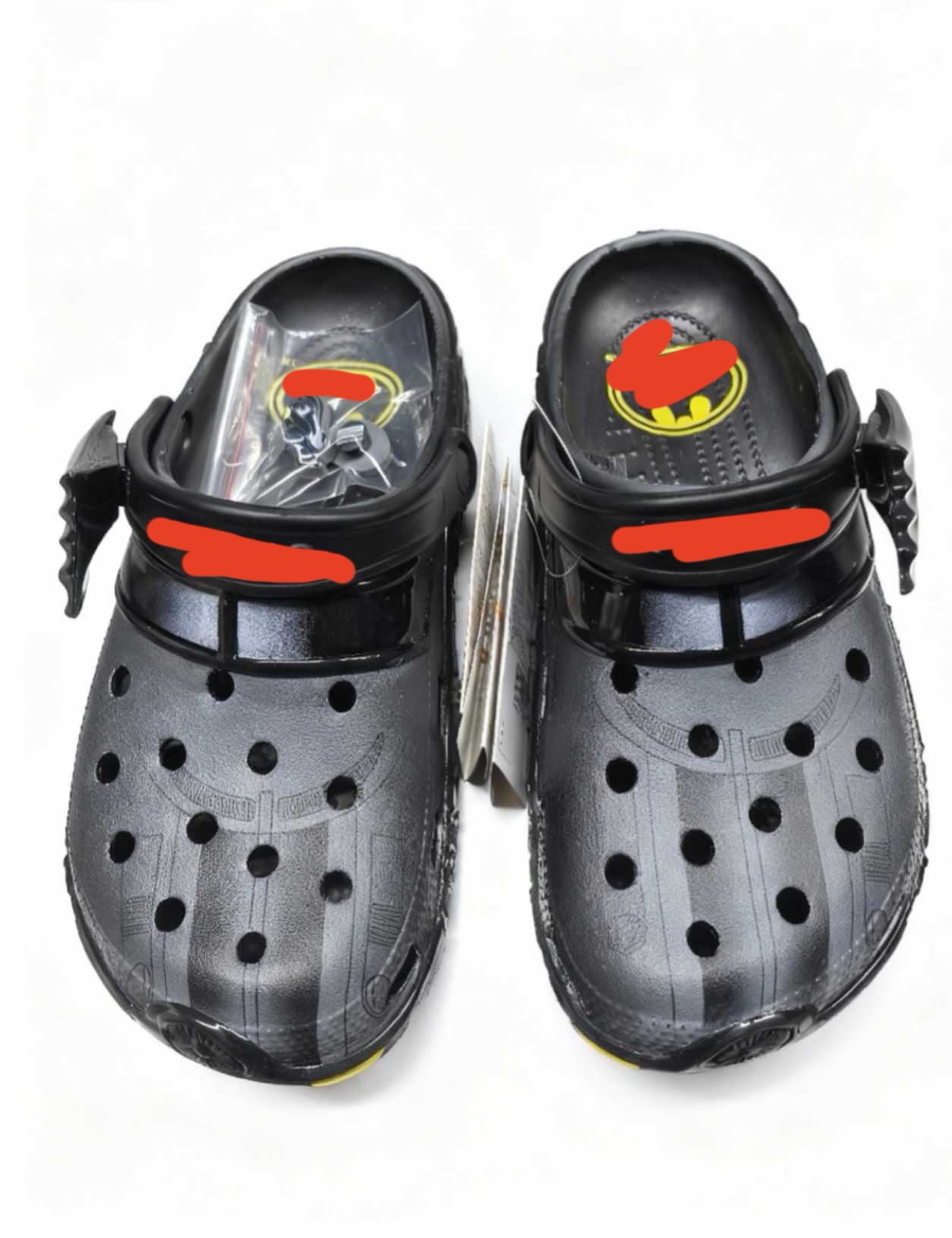 Sandalias con agujeros con diseño de Batimóvil, para niñas