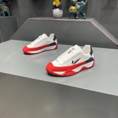 2025早春の新型の皮面のお父さんの靴のファッションの経典の百合の厚い底の運動靴のアウトドアのレジャーの男性の靴