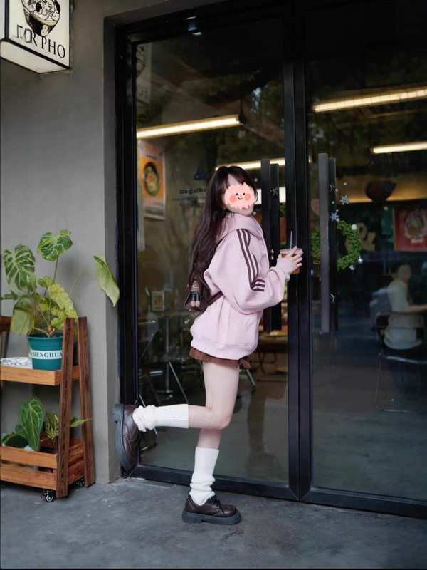 热卖爆款粉色三条杠连帽卫衣女初秋款2025新款穿搭美式款通勤风|undefined