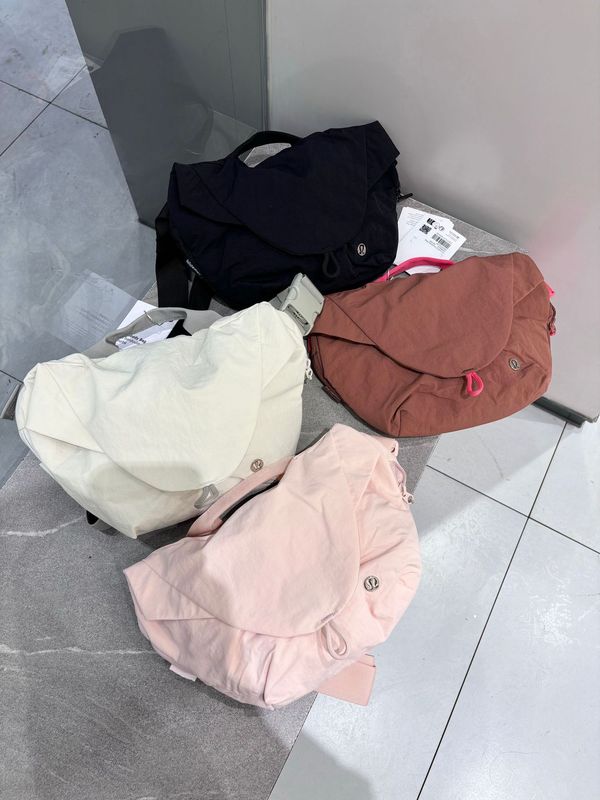 LU露家3L磁吸包休闲运动斜挎包男女健身骑行腰包尼龙饺子单肩挎包|undefined