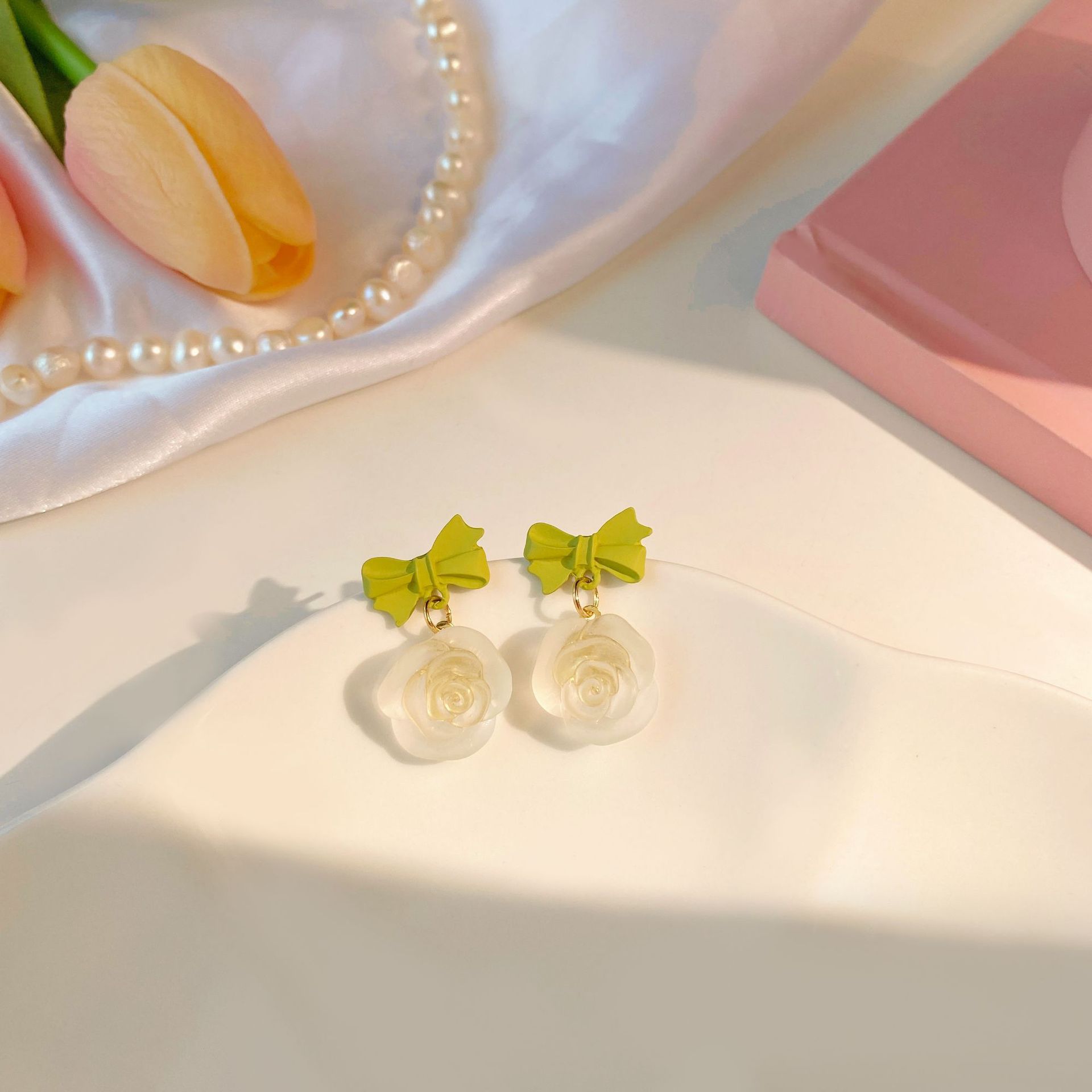 1 Pair Simple Style Fruit Flower Alloy Plating Inlay Rhinestones Women's Ear Studs display picture 3