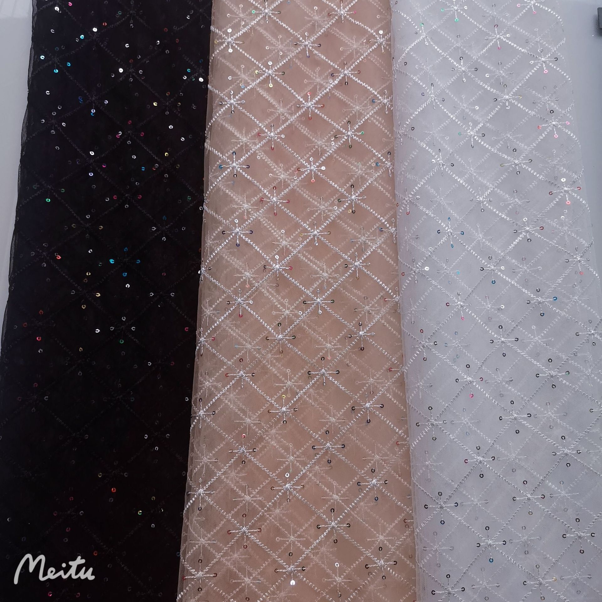新款热卖~小清新款锦特美网纱菱形刺绣配十字花单片绣片 时尚面料