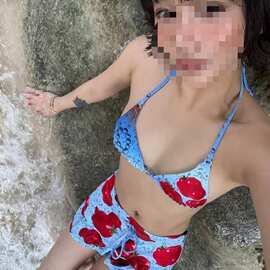 2025新款小众欧美分体泳装性感三角包水果印花度假沙滩比基尼泳衣