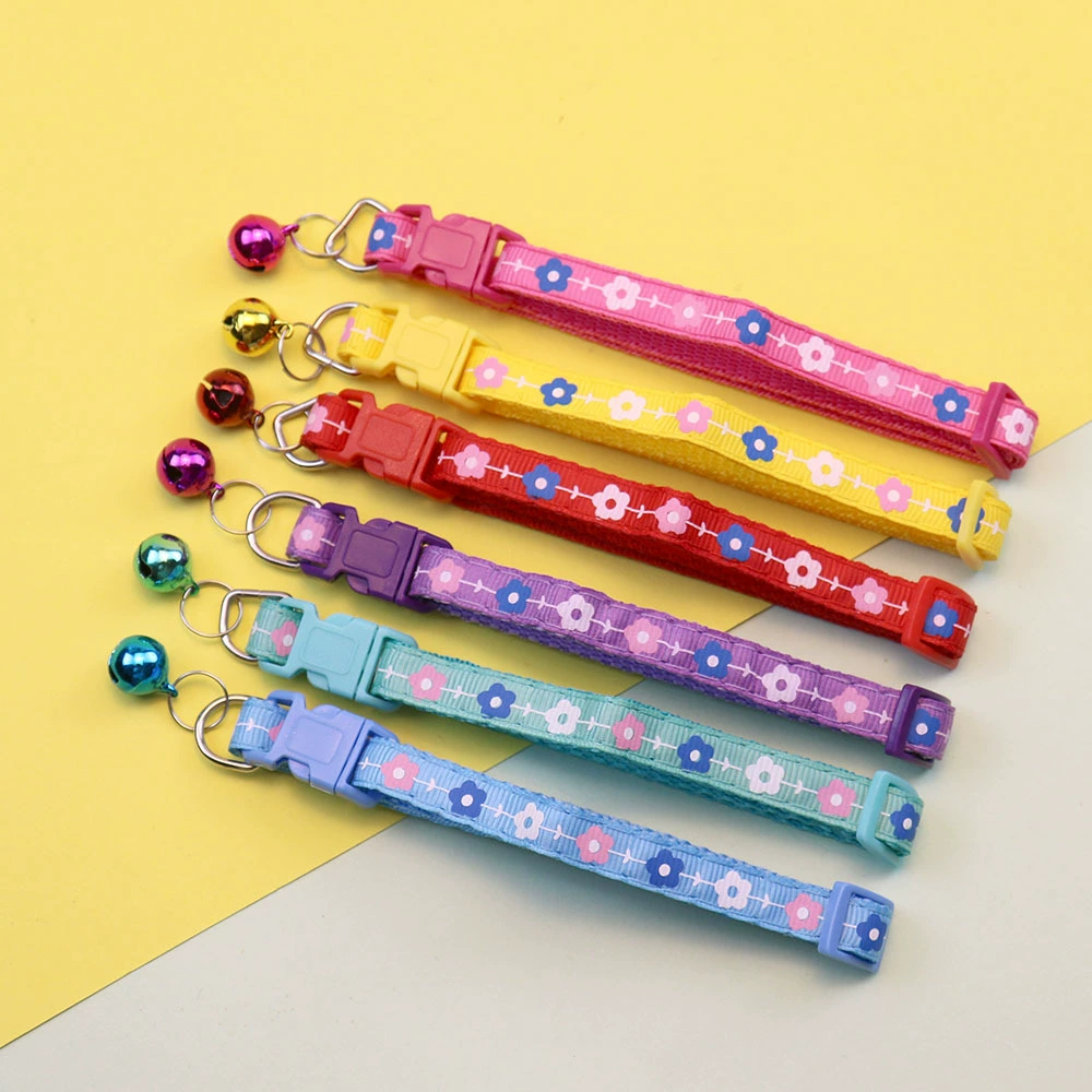 Ошейник для домашних животных Собака Кошка Маленькая собака Милый мультфильм Цветок Шея Регулируемый ошейник для кошек Заводская розетка